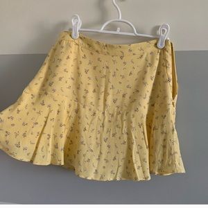 Yellow floral mini skirt Size 4